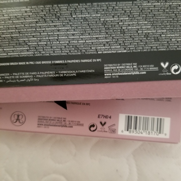 Sold ⭐⭐NIB⭐⭐ABH Modern renaissance pallet - Picture 6 of 6